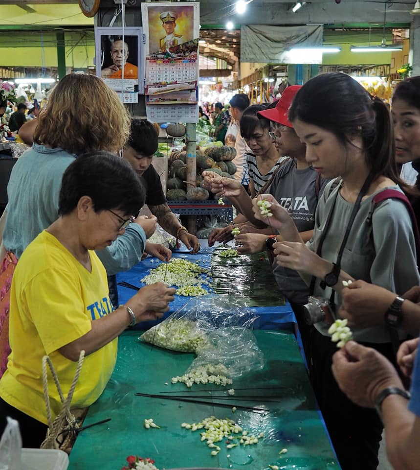 1.Thai flowers decorative
