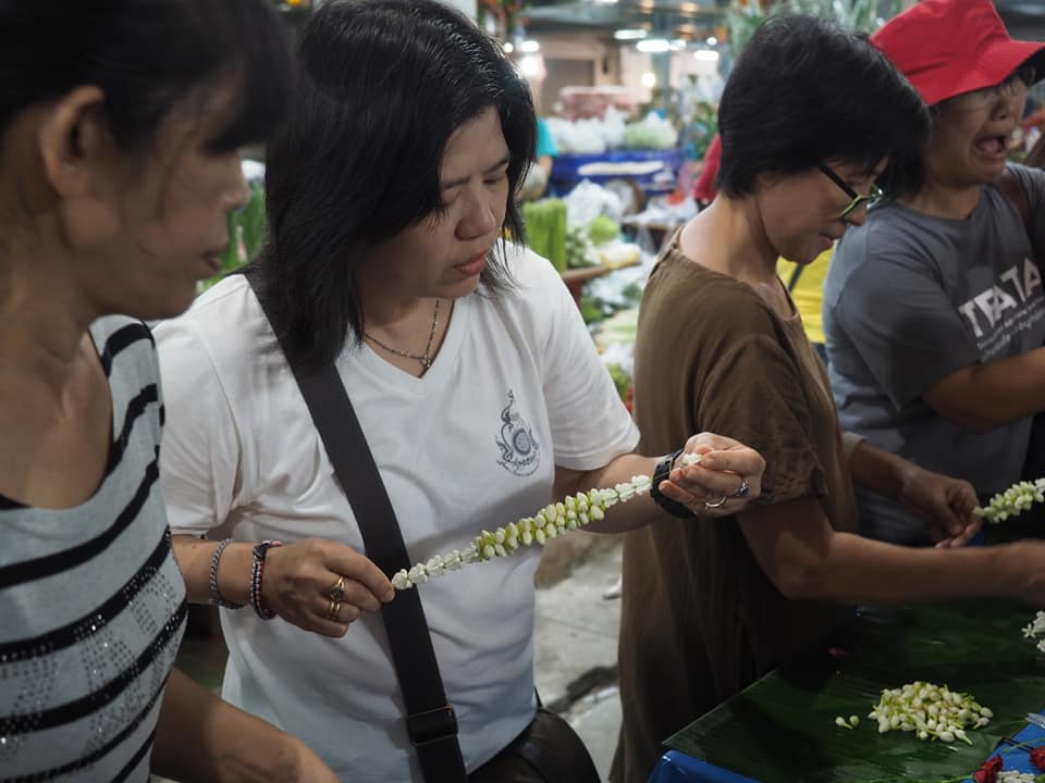 3.Thai flowers decorative